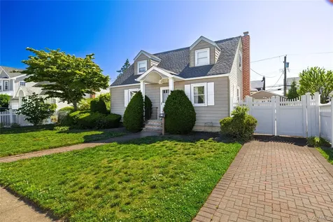 175 Lee Avenue Hicksville NY 11801