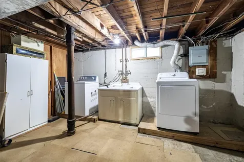 175 Lee Avenue Hicksville NY 11801