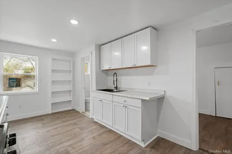 2 Benview Road Hyde Park NY 12538