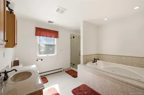 77 N Woods Road Baiting Hollow NY 11933