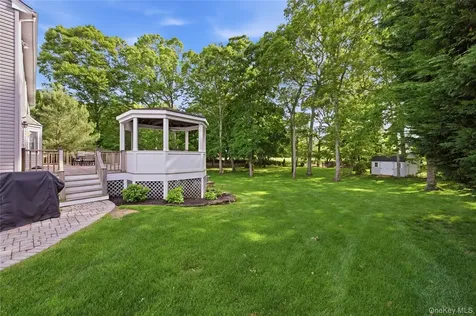 77 N Woods Road Baiting Hollow NY 11933