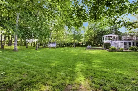 77 N Woods Road Baiting Hollow NY 11933