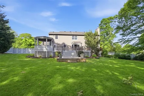 77 N Woods Road Baiting Hollow NY 11933