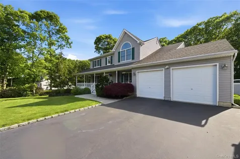 77 N Woods Road Baiting Hollow NY 11933