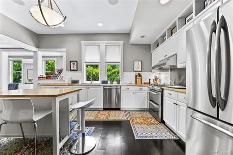 19 Howe Place Bronxville NY 10708