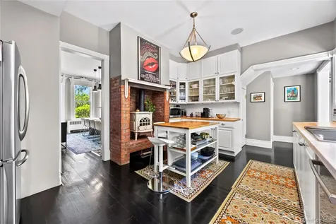 19 Howe Place Bronxville NY 10708