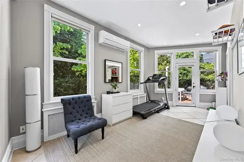 19 Howe Place Bronxville NY 10708