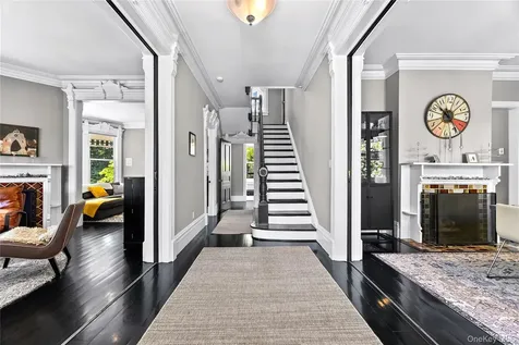 19 Howe Place Bronxville NY 10708