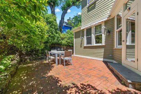 19 Howe Place Bronxville NY 10708
