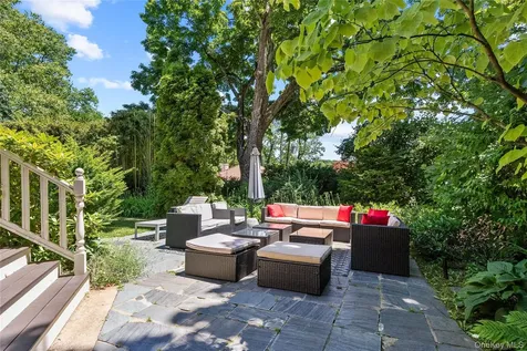 19 Howe Place Bronxville NY 10708