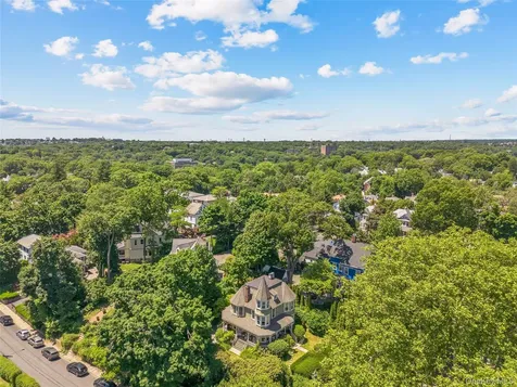19 Howe Place Bronxville NY 10708
