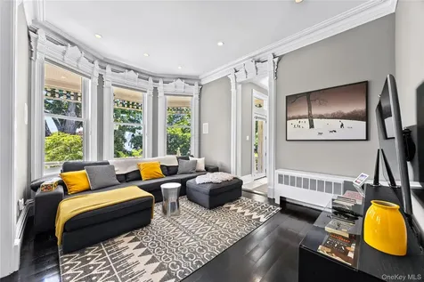 19 Howe Place Bronxville NY 10708