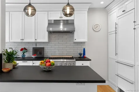 305 Sixth Avenue Pelham NY 10803