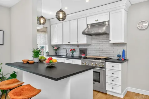305 Sixth Avenue Pelham NY 10803