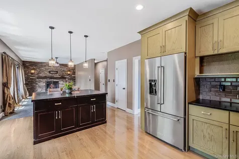 62 Oceanview Boulevard Manorville NY 11949