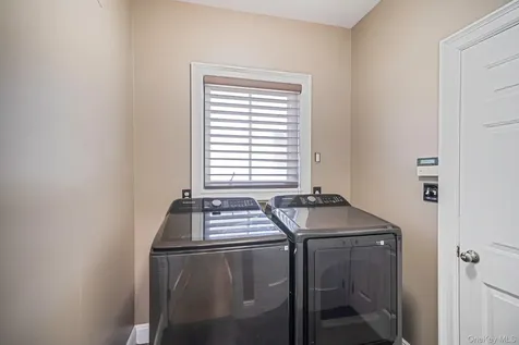 62 Oceanview Boulevard Manorville NY 11949