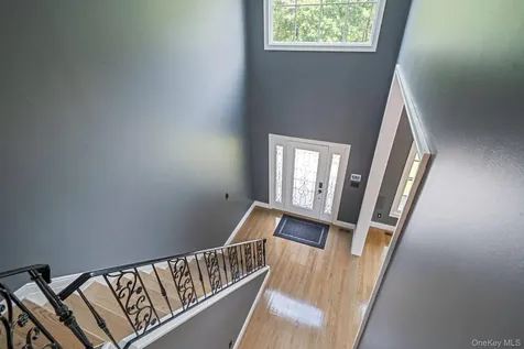 62 Oceanview Boulevard Manorville NY 11949