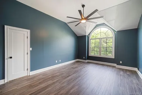 62 Oceanview Boulevard Manorville NY 11949