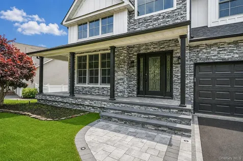 62 Oceanview Boulevard Manorville NY 11949