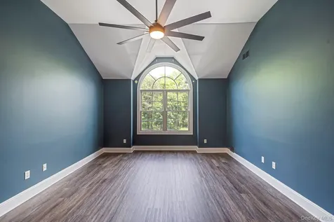 62 Oceanview Boulevard Manorville NY 11949