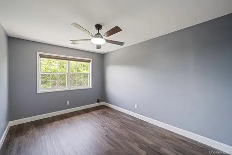 62 Oceanview Boulevard Manorville NY 11949