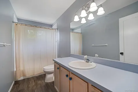 62 Oceanview Boulevard Manorville NY 11949