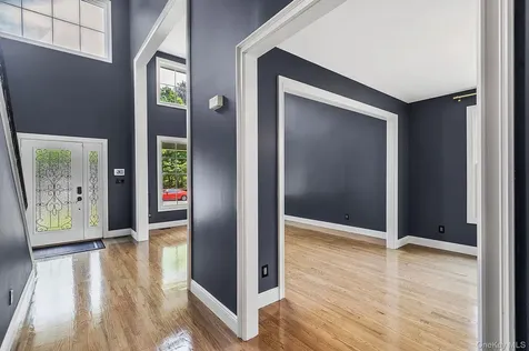 62 Oceanview Boulevard Manorville NY 11949