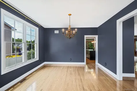 62 Oceanview Boulevard Manorville NY 11949