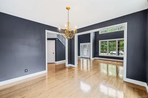 62 Oceanview Boulevard Manorville NY 11949