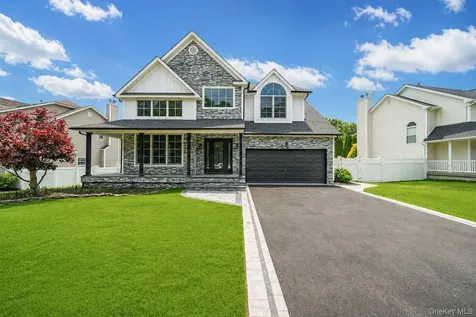 62 Oceanview Boulevard Manorville NY 11949