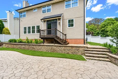 62 Oceanview Boulevard Manorville NY 11949