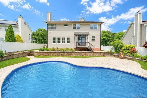 62 Oceanview Boulevard Manorville NY 11949