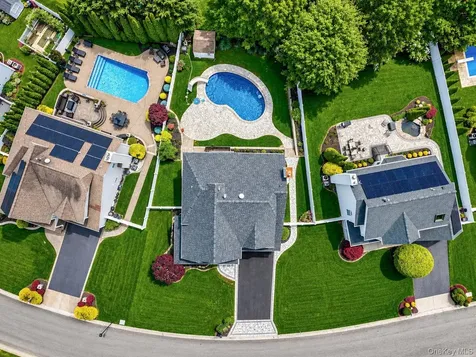62 Oceanview Boulevard Manorville NY 11949