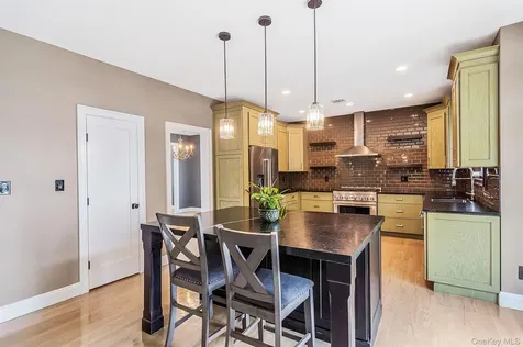 62 Oceanview Boulevard Manorville NY 11949