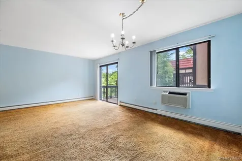 8 Loudon Drive Fishkill NY 12524