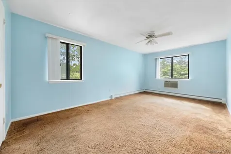 8 Loudon Drive Fishkill NY 12524