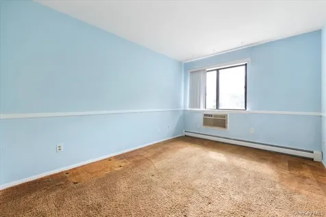 8 Loudon Drive Fishkill NY 12524