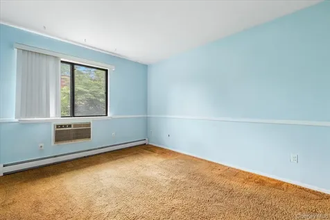8 Loudon Drive Fishkill NY 12524