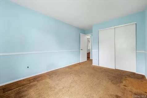 8 Loudon Drive Fishkill NY 12524