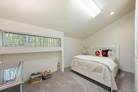 21 Lincoln Terrace Middletown NY 10940