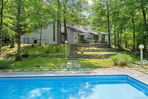 21 Lincoln Terrace Middletown NY 10940