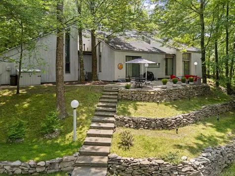 21 Lincoln Terrace Middletown NY 10940