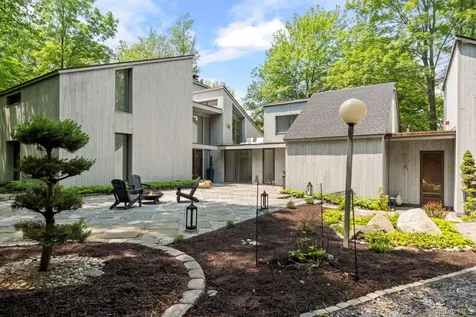 21 Lincoln Terrace Middletown NY 10940