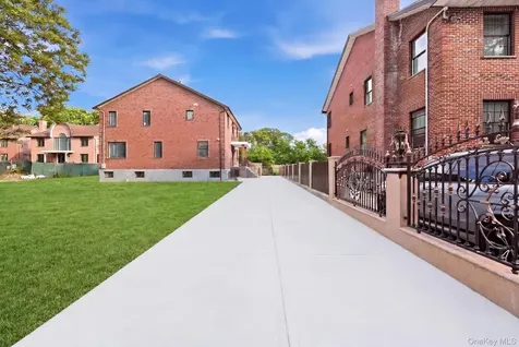19412 Dunton Avenue Hollis NY 11423