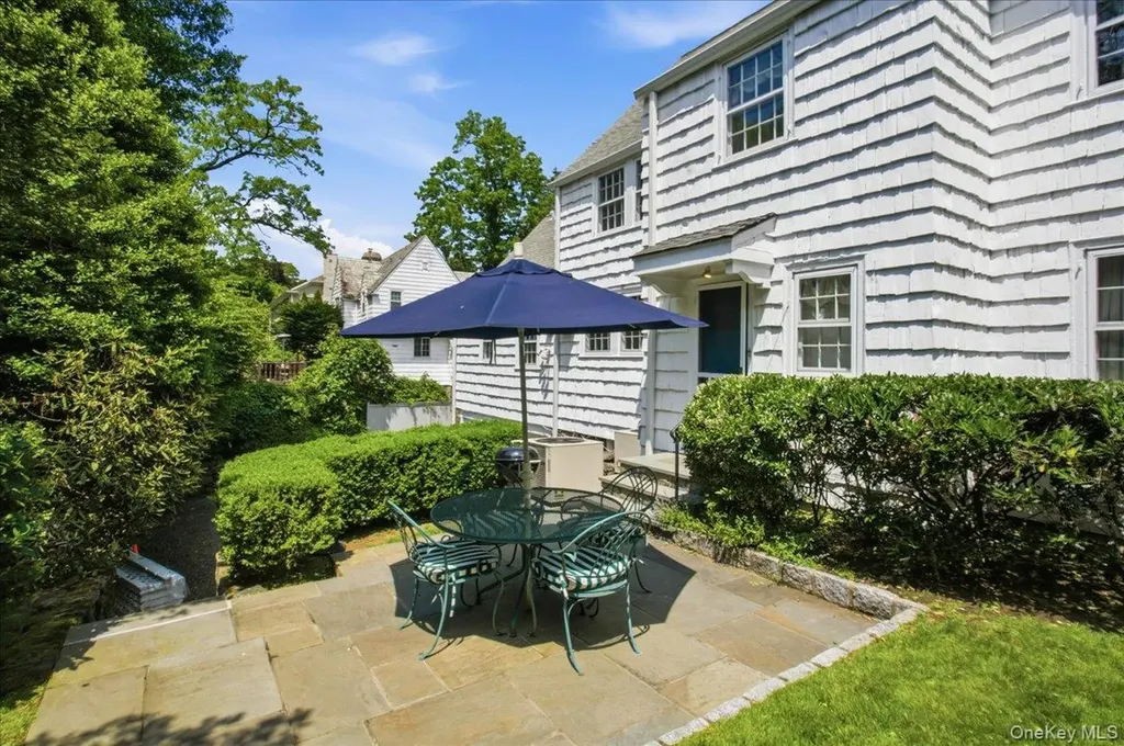 531 Weaver Street Larchmont NY 10538