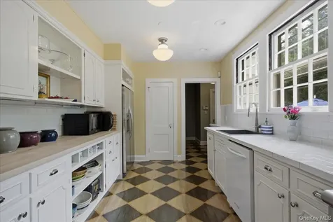 531 Weaver Street Larchmont NY 10538