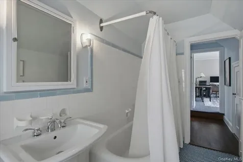 531 Weaver Street Larchmont NY 10538