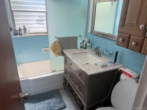 556 Westchester Avenue Port Chester NY 10573