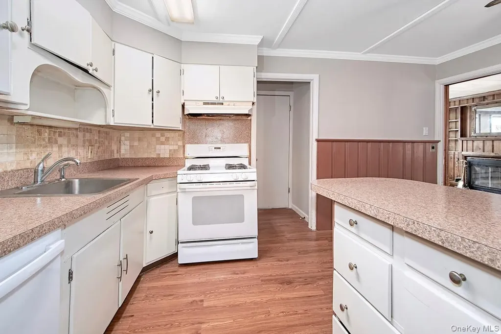 910 Linda Avenue Thornwood NY 10594