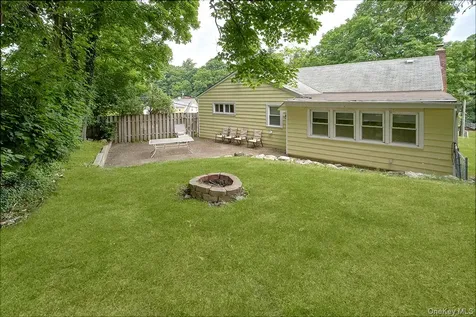 910 Linda Avenue Thornwood NY 10594